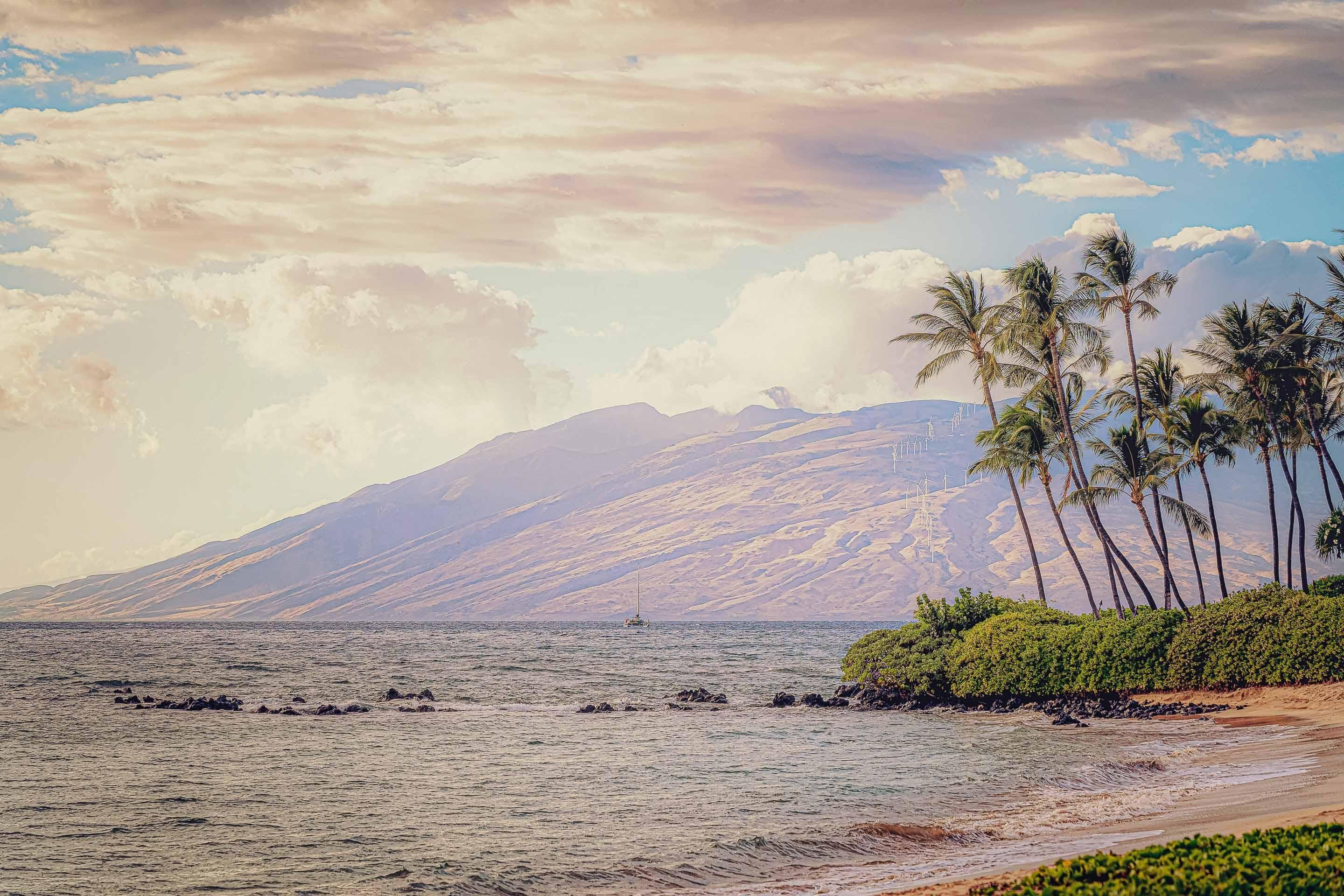 Hawaiian Ridge - Maui Fine Art Collective - 3500-5500, 800-3500, Best Wall Artwork, Hawaii, horizontal, Island, Lance Ehrecke, Maui Hawaii Fine Art Photography, Maui Hawaii Wall Art, open-edition, over-5500, size-16x-24, size-24-x-36, size-40-x-60, wailea, Water